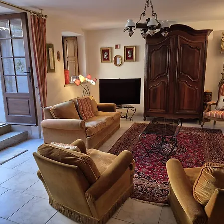 Maison Gaugiran Nyaraló